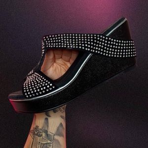 2000s platform sandals